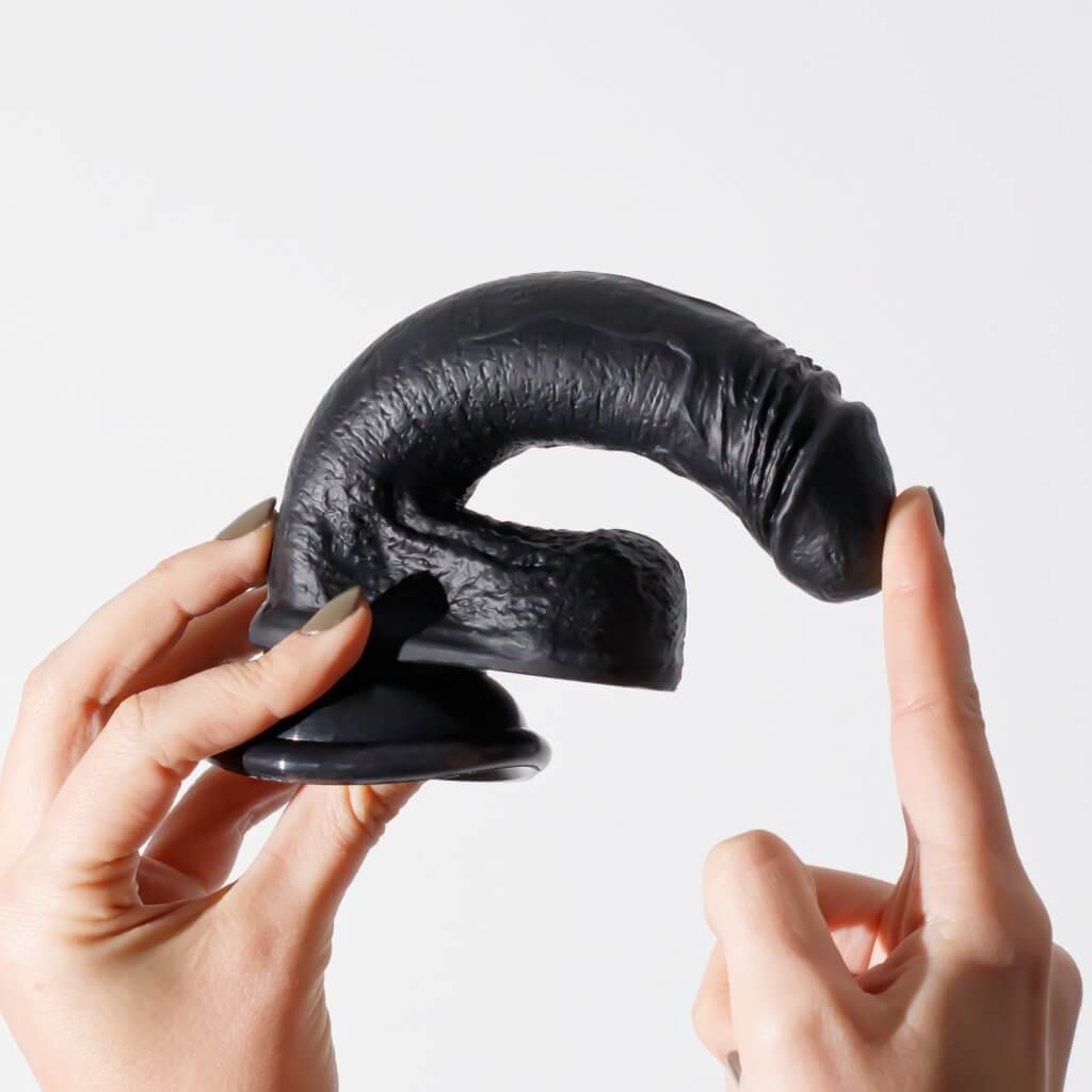 CRUSHIOUS - DILDO DE SILICONA LIQUIDA INVIKTUS 7 NEGRO - Imagen 3