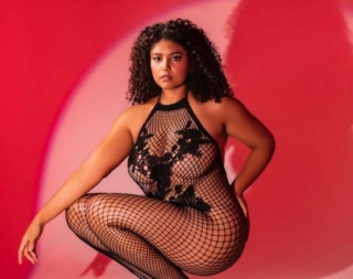 Hosiery that speaks louder than words🔥Complete bodystocking that hugs your curves like no other